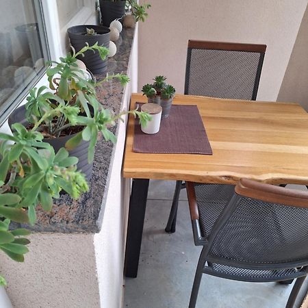 Modern Apartment In โปเรช ภายนอก รูปภาพ